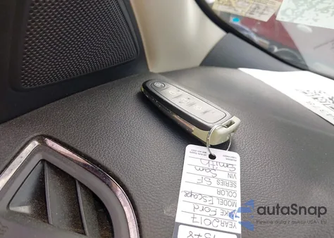 2017 Ford Escape Titanium z USA, uszkodzony, nr VIN 1FMCU9JDXHUD70895